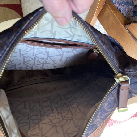 Calvin Klein Crossbody Purse - Picture 6 of 6